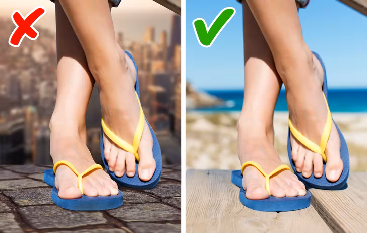 Giày: Nếu không đi đến bãi biển, bạn nên quên ngay những chiếc dép tông yêu thích nhé. Tốt nhất, bạn nên mang sandal, dép da hoặc giày đi dạo.