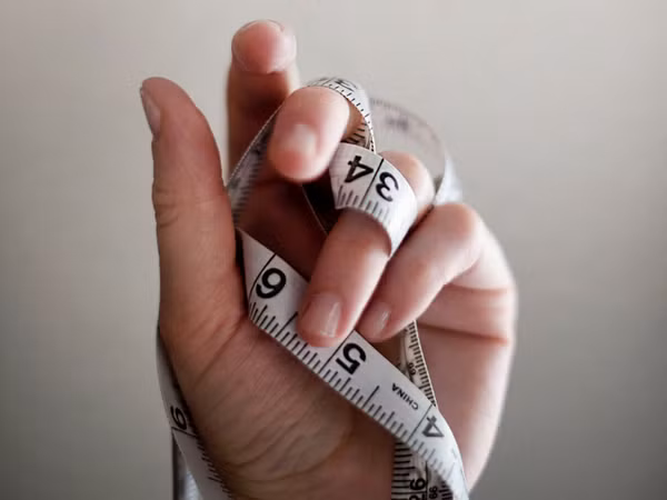 Hàm lượng chất xơ trong bỏng ngô sẽ làm cho bạn no lâu và ức chế sự giải phóng hormone đói.