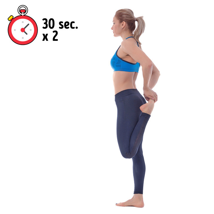 Kéo căng chân: Đứng thẳng trên chân phải và giữ chân trái bằng tay phải. Bạn có thể sử dụng cả hai tay. Cố gắng kéo gót chân chạm vào mông. Giữ 30 giây và lặp lại hai lần với cả hai chân.