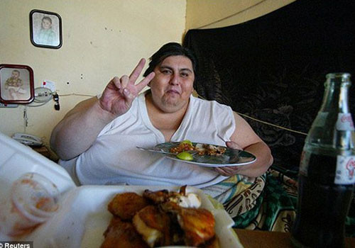 Manuel Uribe nặng nhất là 566 kg trước khi chết ở tuổi 48. Anh ta đã không rời giường trong 6 năm. Uribe đã chết vì bệnh gan và bệnh tim.