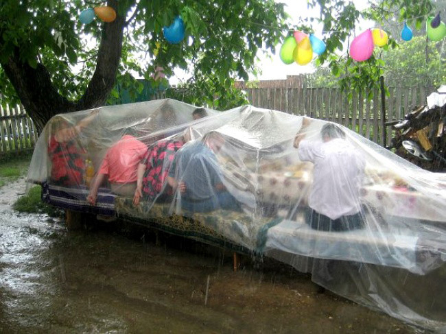 Dân chơi thì sợ gì mưa rơi cơ chứ.