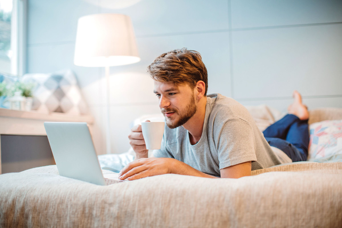 Làm việc căng thẳng: Công việc căng thẳng, bị áp lực quá nhiều, trầm cảm... có thể gây ra sự biến động nội tiết tố, dẫn đến gia tăng lượng đường trong máu.