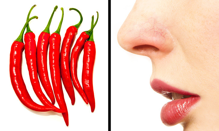 Thức ăn cay, nóng làm da nổi các mạch máu: Thức ăn cay làm tăng tốc độ hoạt động của tất cả các quá trình trao đổi chất bên trong. Chúng không chỉ làm tăng nhiệt độ cơ thể mà còn làm tốc độ lưu thông máu khiến những mạch máu nhỏ hiện rõ trên da.