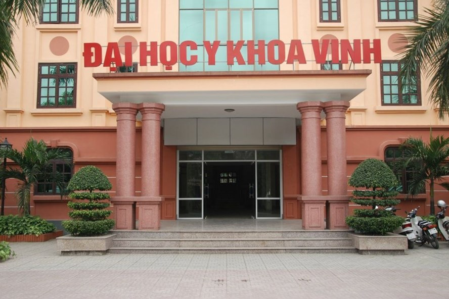 Nữ sinh “kêu cứu”: Đủ điểm nhưng 40 ngày chưa được nhập học Đại học Y khoa Vinh Nu sinh “keu cuu”: Du diem nhung 40 ngay chua duoc nhap hoc Dai hoc Y khoa Vinh