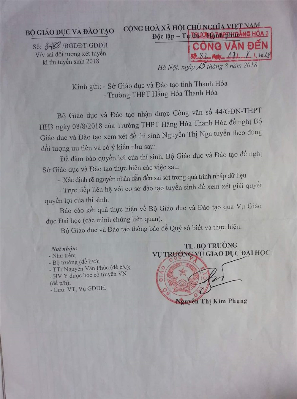 Nữ sinh “kêu cứu”: Đủ điểm nhưng 40 ngày chưa được nhập học Đại học Y khoa Vinh - Hình 2 Nu sinh “keu cuu”: Du diem nhung 40 ngay chua duoc nhap hoc Dai hoc Y khoa Vinh-Hinh-2