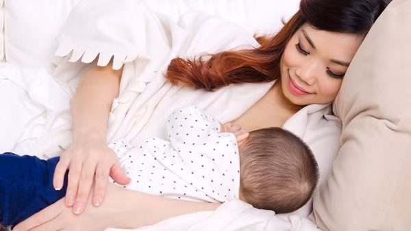 Kích thích tiêu hóa và phòng bệnh cho phụ nữ sau sinh: Lấy vỏ thân hoặc rễ cây quất hồng bì 30g, rễ sử quân 20g, quả khế chua 20g. Các vị sao vàng, sắc đặc, chia uống nhiều lần trong ngày. Có thể dùng trong nhiều ngày liền.