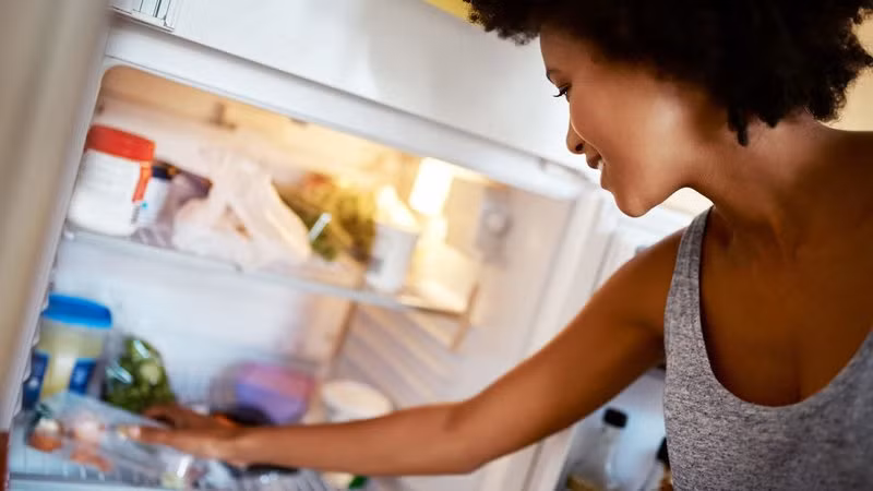 Khi ăn chay với chế độ ăn uống không có thịt, bạn thường cảm thấy đói.