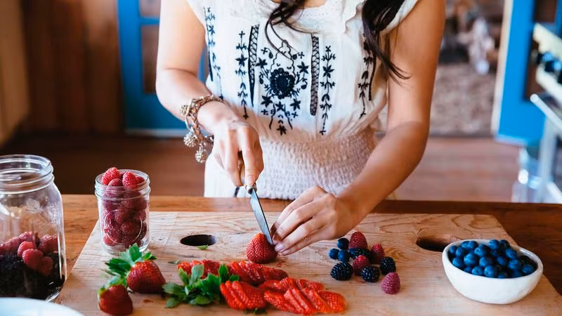 Khi bạn ăn thuần chay, thói quen nấu ăn của bạn cũng thay đổi đáng kể. Các món ăn chay khá đa dạng và có rất nhiều công thức nấu nướng mà mọi người có thể dễ dàng thực hiện.