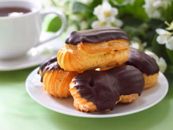 Các loại bánh ngọt, bánh quy...dù có vị ngon lành nhưng lại rất hại cho những người mắc chứng cao huyết áp.