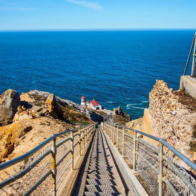 Trong phim, đợt sương mù dày đặc kéo đến phủ kín thị trấn ven biển được tái hiện ngay chính địa điểm này. Đây là công trình lịch sử được xây dựng từ năm 1870 cho các thủy thủ. Tuy nhiên ngọn hải đăng này đã ngừng hoạt động vào năm 1975 nên du khách đến tham quan chỉ có thể chụp ảnh từ xa.