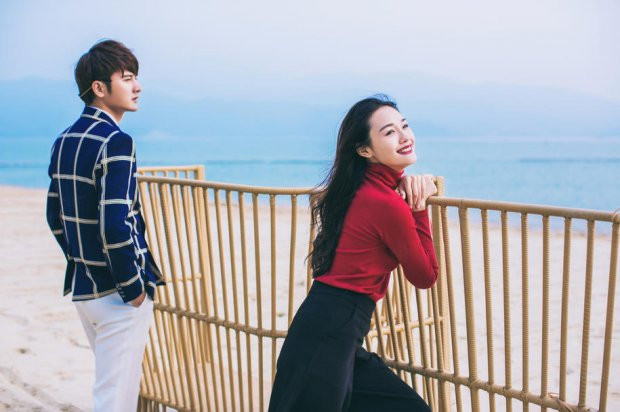 Cô gái hạnh phúc với mối tình tưởng chừng như không có gì ngăn cách được. Ảnh minh họa.