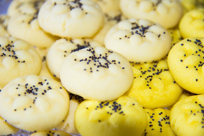 Nan-e Berenji là loại bánh quy làm từ gạo đặc trưng của đất nước Iran. Ảnh: Insider, Internet.