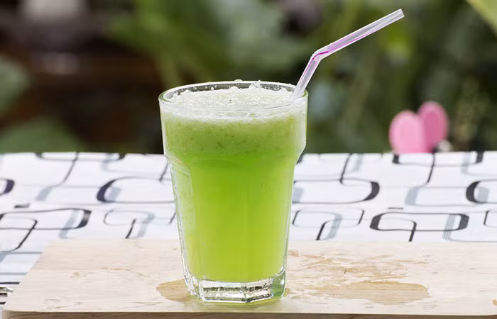 Cỏ cà ri và nước dưa chuột: Thức uống này làm tăng sự chuyển hóa lipid và do đó giúp giảm cân.