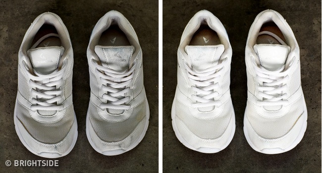 Cách tốt nhất để làm sạch giày thể thao là sử dụng cao su. Lấy một miếng cao su trơn và tẩy sạch những vết bẩn.