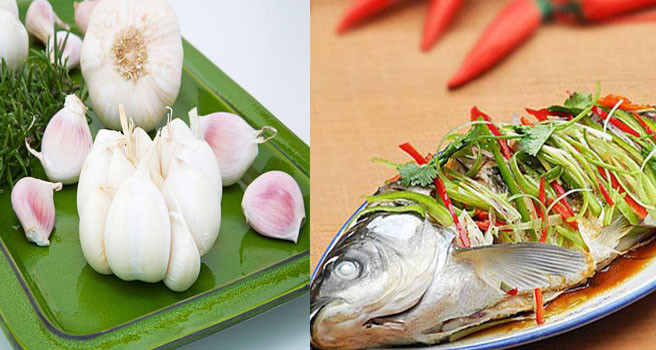 Cá trắm là loại cá rất bổ dưỡng nhưng lại rất kỵ tỏi. Khi chế biến món cá này, bạn không nên ướp cá trắm với tỏi, chỉ nên ướp với gừng và thì là.