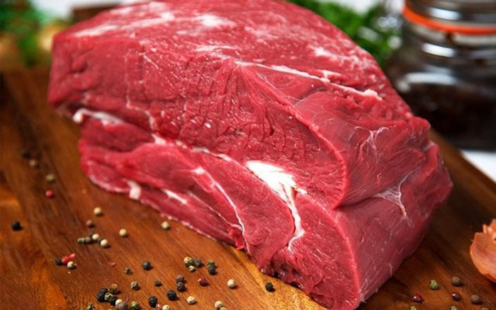 15. Thịt nạc đỏ ở bò và heo: Có chứa protein và có ít chất béo hơn thịt gà, cũng là một nguồn cung cấp rất tốt chất leucine – một axit amin giúp tạo cơ bắp.