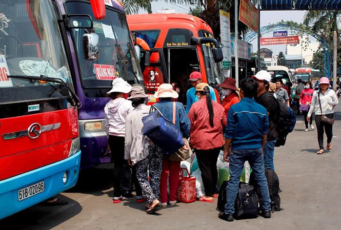 Bến xe Miền Đông quá tải trong đợt nghỉ lễ 30/4 và 1/5 năm 2017.
