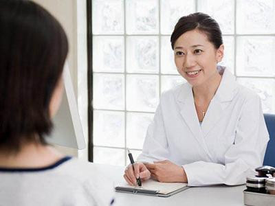 Uống đúng các loại thuốc đã được bác sĩ kê đơn, tuyệt đối không uống các loại thuốc thay thế khác vì nó có thể gây ra những hậu quả nghiêm trọng