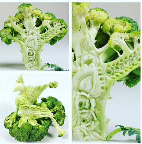Những tác phẩm tỉa hoa thực phẩm của anh hoàn toàn được làm bằng tay.