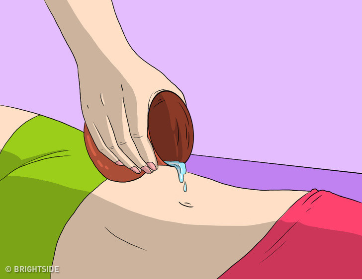 Tinh dầu có thể đánh bại nhiều nguyên nhân dẫn đến đau dạ dày như: chướng bụng, đầy hơi, tiêu chảy, táo bón, hội chứng ruột kích thích và thậm chí là đau bụng kinh. Tinh dầu bạc hà, gừng, húng quế... đều có thể giảm đau dạ dày. Chỉ cần thoa một vài giọt lên bụng và xoa bóp nhẹ nhàng.