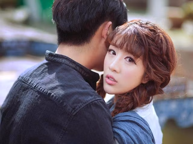 Hen gap tinh cu luc 0h, toi phai tra trai dang khong ngo