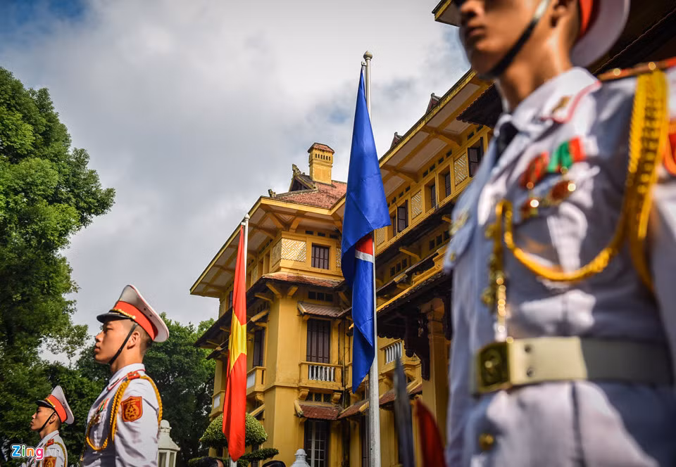 Chủ đề ASEAN năm 2018 là ASEAN tự cường và sáng tạo. Theo đó, các nước ASEAN thúc đẩy mạng lưới thành phố thông minh. Việt Nam có 3 thành phố tham gia là Hà Nội, thành phố Hồ Chí Minh và Đà Nẵng. Hướng tới năm chủ tịch ASEAN 2020, Việt Nam đang tích cực chuẩn bị để đảm nhận trách nhiệm và nghĩa vụ tại Hiệp hội nhằm kế thừa và phát huy các giá trị chung của cộng đồng.