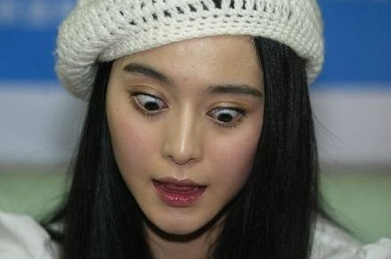 Khoảnh khắc trợn mắt dọa ma này chắc chắn Phạm Băng Băng không bao giờ muốn thấy.