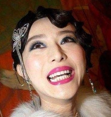 Xinh đẹp là thế nhưng đôi khi Phạm Băng Băng cũng khiến cho người khác giật bắn người trước những hình ảnh kinh dị.