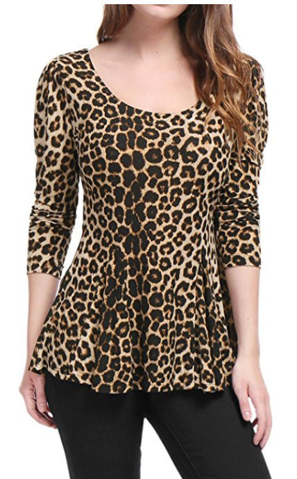 Những trang phục in hình động vật không hoàn toàn biến mất.