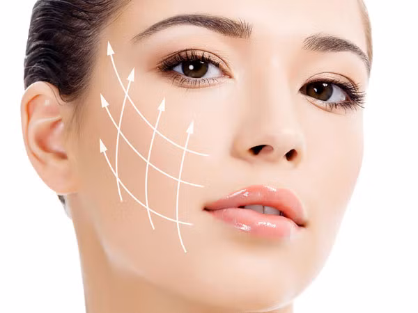 Cho làn da đẹp: Thực phẩm màu vàng và cam chứa nguồn vitamin C giúp thúc đẩy sự hình thành collagen, một loại protein giúp da đàn hồi. Bí ngô giàu vitamin C và chất chống oxy hóa, giúp sản xuất collagen và cho bạn làn da mềm mại, mịn màng.