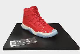 Chiếc bánh hình giày độc đáo mà ai nhìn cũng tưởng thật.