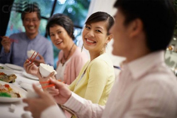 Từ khi trở thành con rể gia đình danh giá cuộc sống của tôi được nở mày nở mặt với bạn bè họ hàng (Ảnh minh họa).