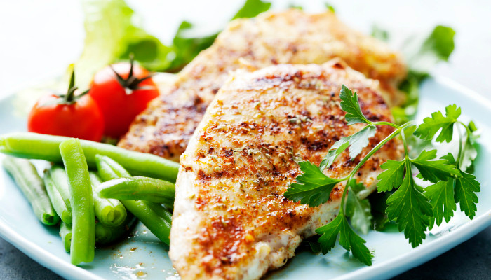 Không lập kế hoạch bữa ăn: Nếu không lên kế hoạch cho bữa ăn, chúng ta có khuynh hướng ăn nhiều hơn nhu cầu của cơ thể và cũng có thể ăn các thức ăn không lành mạnh. Đây chính là thói quen làm tăng mỡ bụng.