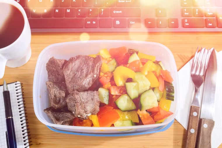 Quên ăn có thể dẫn đến hạ đường huyết đối với những người bị bệnh tiểu đường, đặc biệt là nếu họ đang dùng thuốc trị tiểu đường cụ thể.