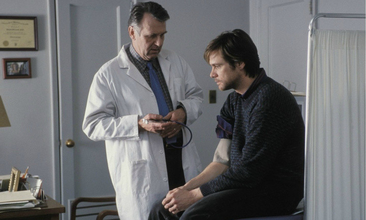 Căng thẳng cũng có thể gây đau lưng. Để vượt qua điều này, hãy dành thời gian để vận động thể chất, làm những điều mà bạn yêu thích, bơi lội, khiêu vũ…