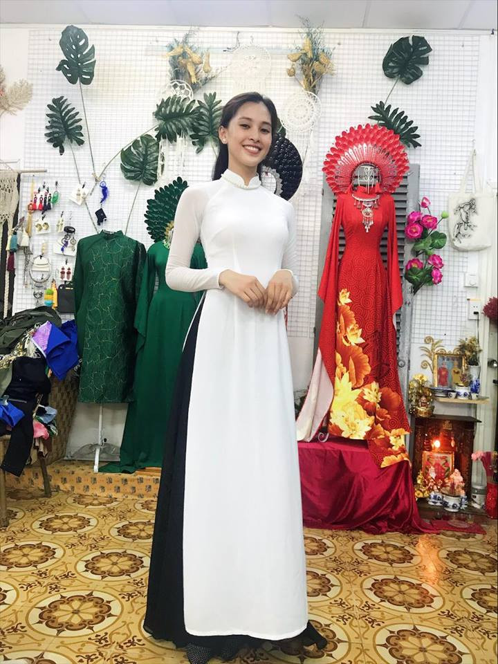 Tân Hoa hậu Việt Nam 2018 gây ấn tượng với nụ cười tỏa nắng cùng vẻ xinh đẹp cuốn hút, có pha chút lai Tây quyến rũ.