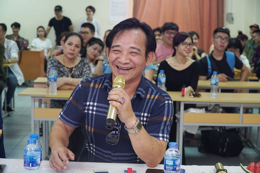 Quang "Tèo" bật cười vì nhiều diễn viên trẻ đi casting phim mà chuẩn bị cứ như đi thi Hoa hậu.