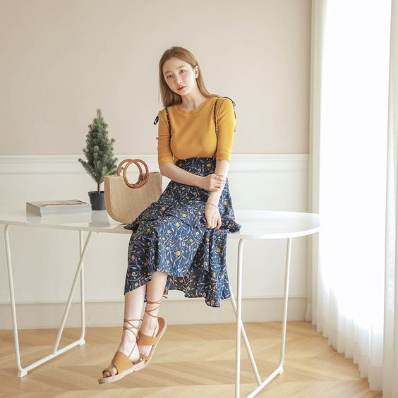 Các chị em cũng có thể chọn cho mình một chiếc chân váy hoa.