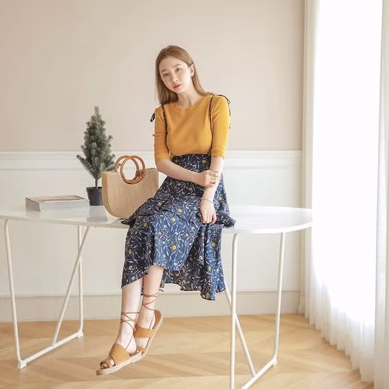 Các chị em cũng có thể chọn cho mình một chiếc chân váy hoa.