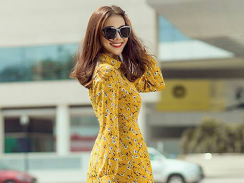 Xu hướng váy hoa năm 2018 trẻ trung hơn với sự hòa trộn cùng nhiều gam màu nổi bật như vàng, hồng hay xanh pastel.