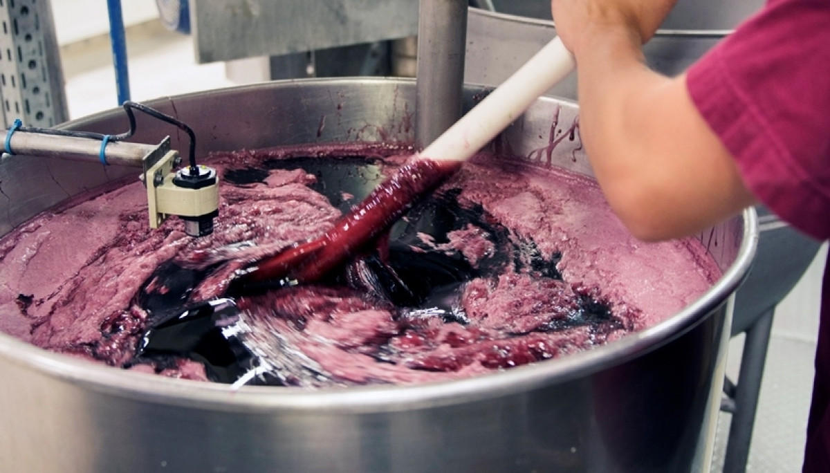 Ngày nay, ở thành phố Ghent vẫn còn rất nhiều tiệm bánh kẹo sản xuất thủ công Cuberdon, với công thức không có gì thay đổi và vẫn được làm thủ công bằng tay. Ảnh: Internet.