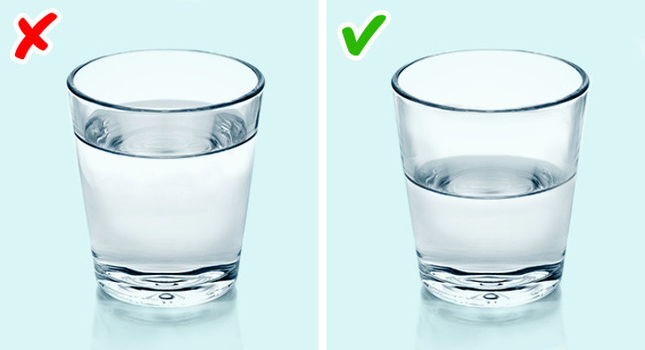 Uống một chút nước trước khi đi ngủ cũng tốt cho cơ thể bạn. Nhưng nếu bạn uống quá nhiều nước, bạn có thể thức dậy vào ban đêm và có bọng mắt vào buổi sáng.