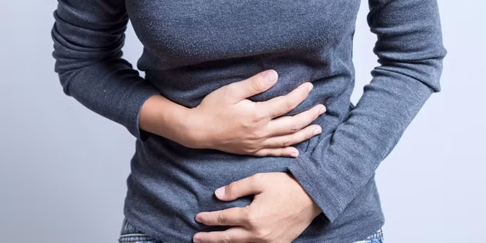 Ngộ độc thực phẩm là do ăn thức ăn bị ô nhiễm, hư hỏng hoặc có độc. Nấu chín thực phẩm là cách giết chết hầu hết các mầm bệnh, vì vậy, đó là một trong những lý do quan trọng nhất để bạn nói không với thực phẩm sống. Sau đây là 10 loại thực phẩm quen thuộc nhất có thể gây ngộ độc. Ảnh: Boldsky.