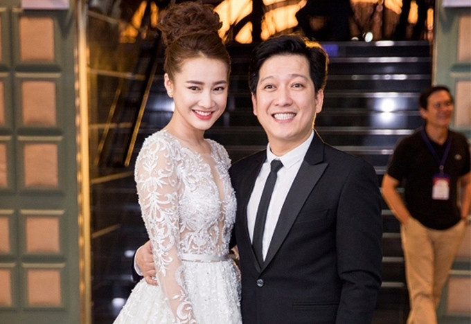 Hôm nay (25/9), lễ cưới của Nhã Phương và Trường Giang diễn ra tại TP HCM. Trường Giang - Nhã Phương có 3 năm yêu nhau đầy sóng gió trước khi đi đến quyết định kết hôn.