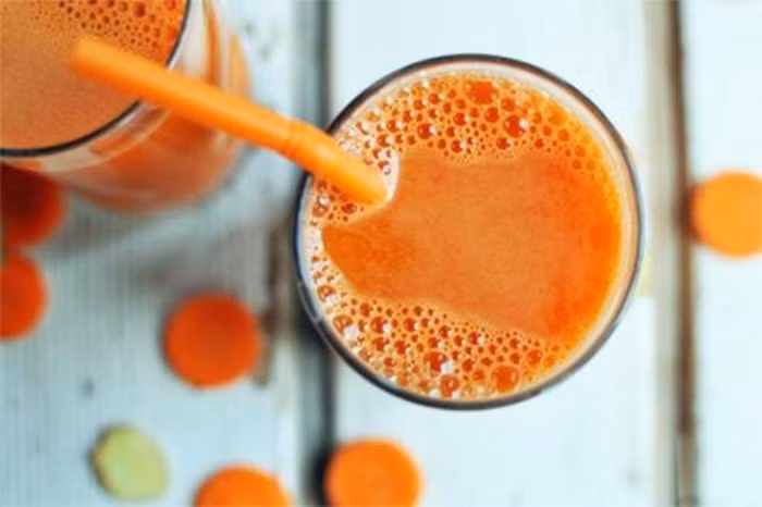 Sinh tố cam dứa cũng có thể khiến vấn đề đường tiêu hóa của bạn trở nên tồi tệ hơn. Bạn có thể bị ợ nóng, đầy bụng khó chịu và có những ảnh hướng xấu tới thận.