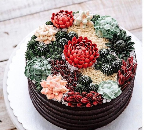 Cả một rừng hoa trên chiếc bánh.