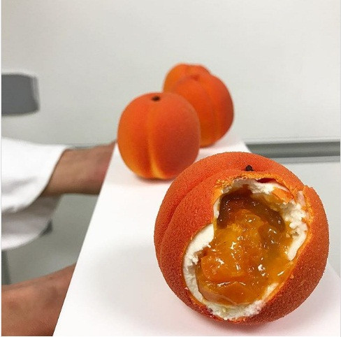 Bánh hình trái cây.