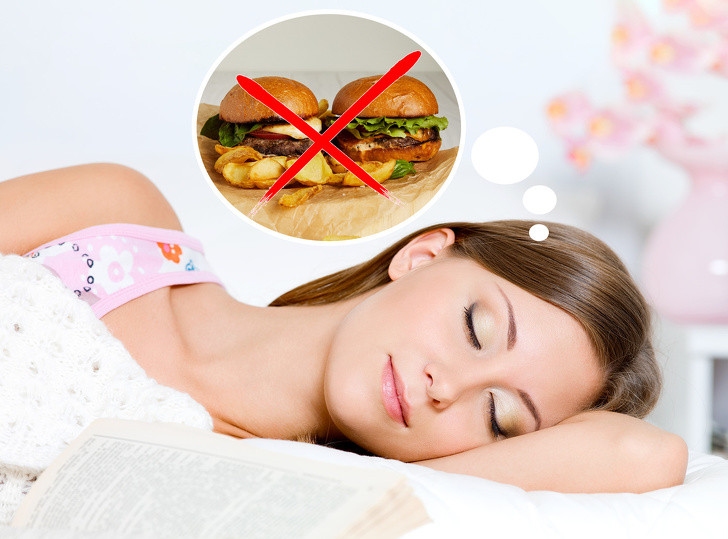 Ngủ ngon và đủ giấc (7-9 giờ mỗi đêm) là một cách tránh ăn vặt lúc đêm khuya. Ngoài ra, việc thiếu ngủ khiến cơ thể mệt mỏi sẽ tạo ra những thay đổi kích thích cơn đói của bạn.