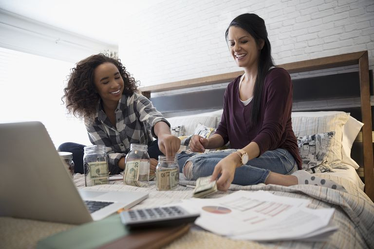 Bạn có thể lựa chọn các gói tiết kiệm có kỳ hạn phù hợp với mục tiêu ngắn hay dài hạn của mình.