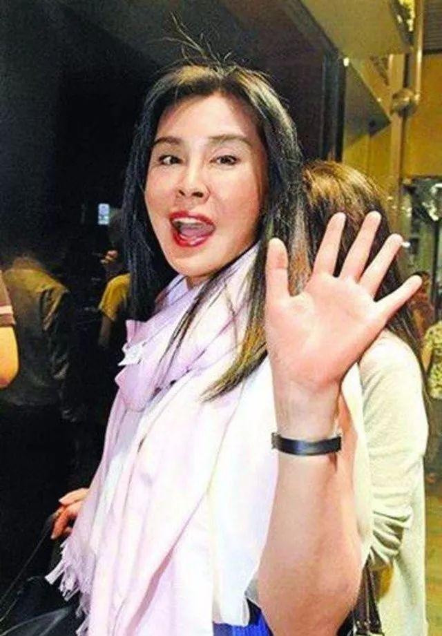 Sau cuộc tình hợp tan 16 năm với ca sĩ Tề Tần, hiện tại Vương Tổ Hiền vẫn tận hưởng cuộc sống độc thân và không có ý định kết hôn.